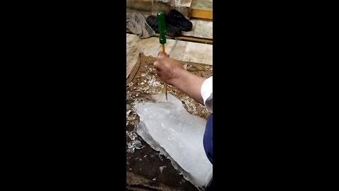 Breaking Ice for cooling #reels #cooling