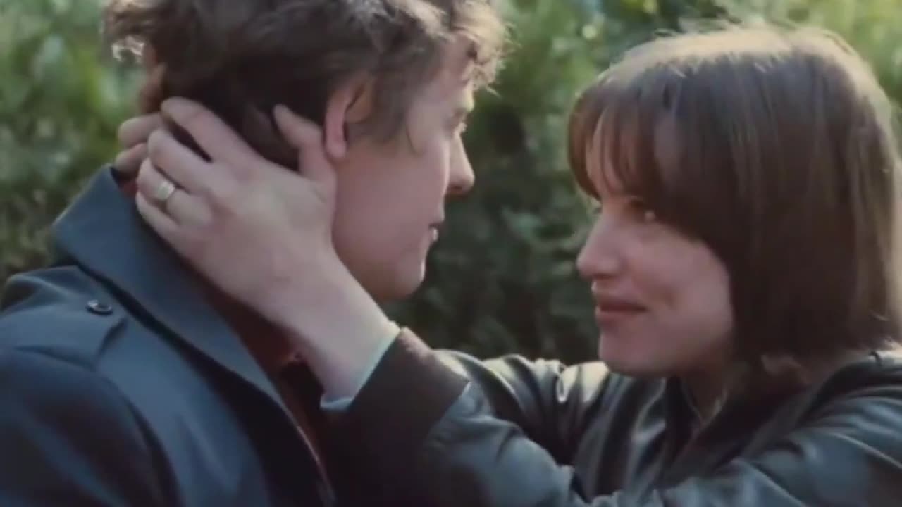 A happily married man struggles with temptation when Chloe reenters his life.