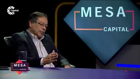 Carolina Sanín entrevista a Gustavo Petro