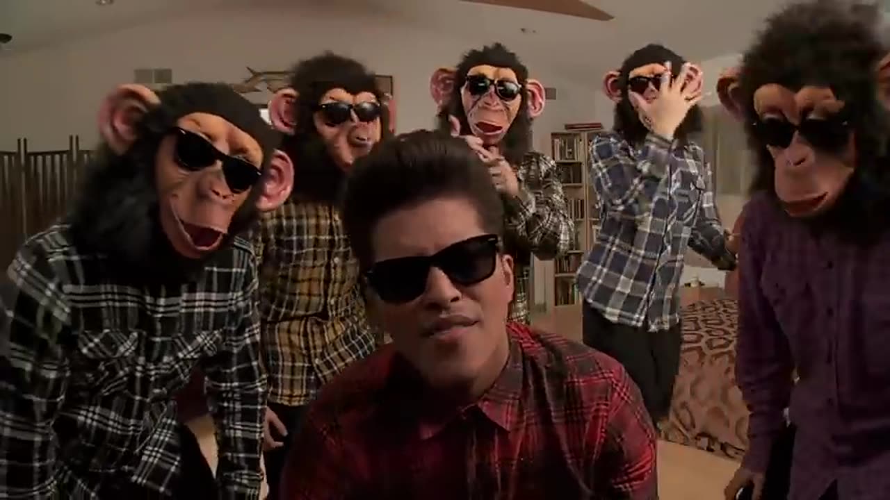 Bruno Mars - The Lazy Song (Official Music Video) (480p)