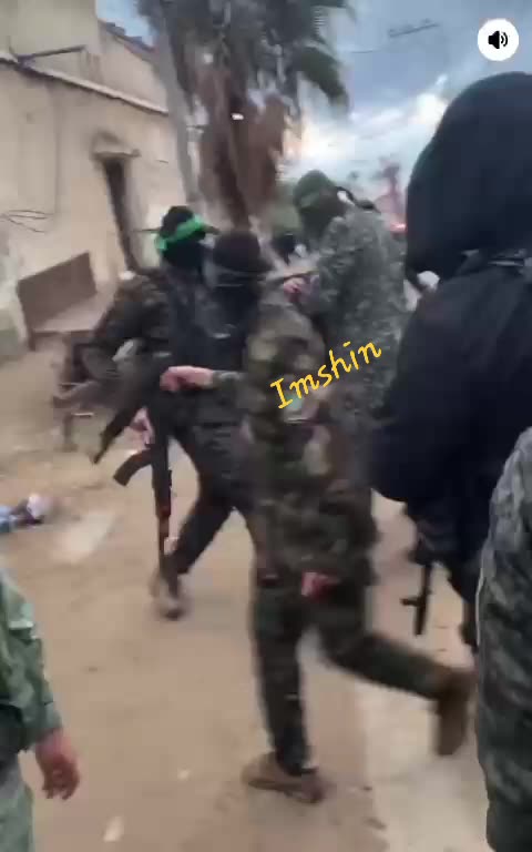 Gazans Execute Members of Competing Militant Group While Children Watch