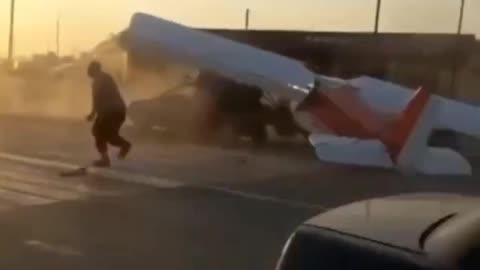 Emergency Landing Gone Wrong – Intense Moments Caught on Camera!