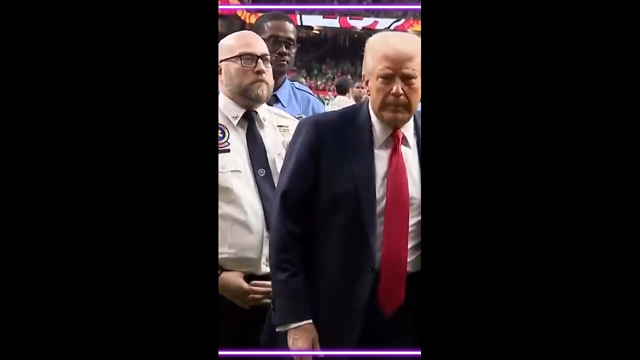 Donald Trump Arrives at Super Bowl as First President To Ever Attend #trump #superbowl #alexrwagner