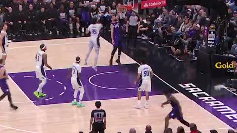 NBA - Zach LaVine getting acquainted with Sabonis QUICKLY 💥