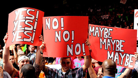 WWE Fans BRINGING BACK SIGNS – This is What Wrestling Needs! #shorts