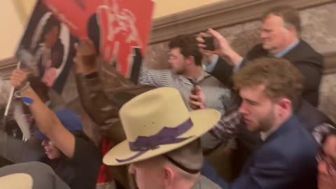Tom Homan calmly munches on apple as leftists SCREECH at him 
