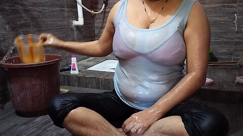 Pakistani desi bhabhi bathing