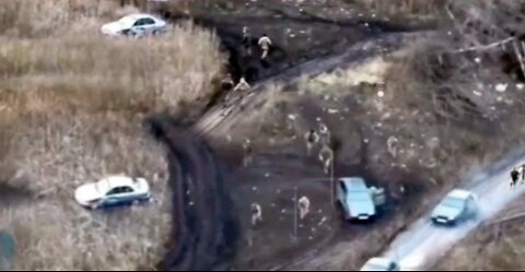 Ukrainian drones hit Russian soldiers trying to escape in cars