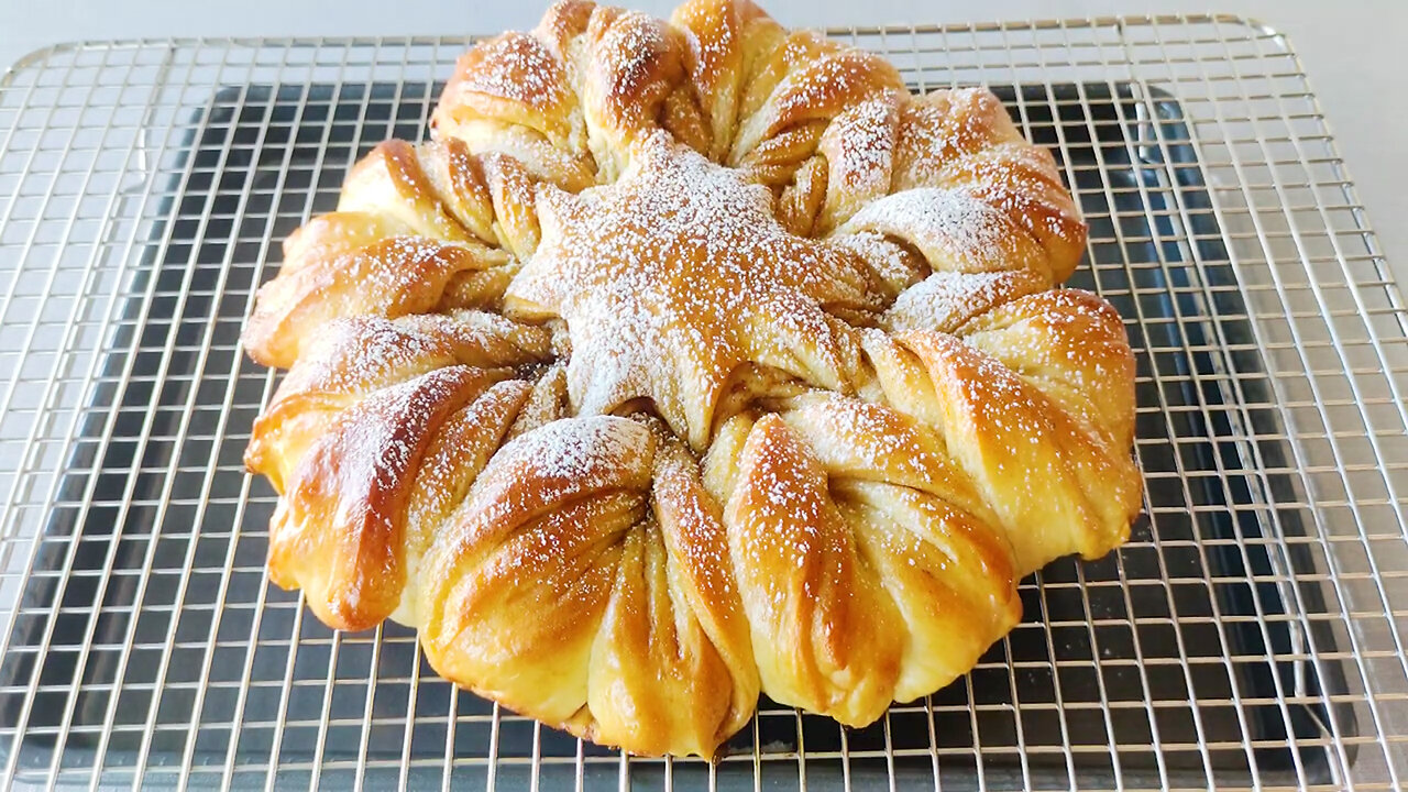 Christmas Snowflake Bread