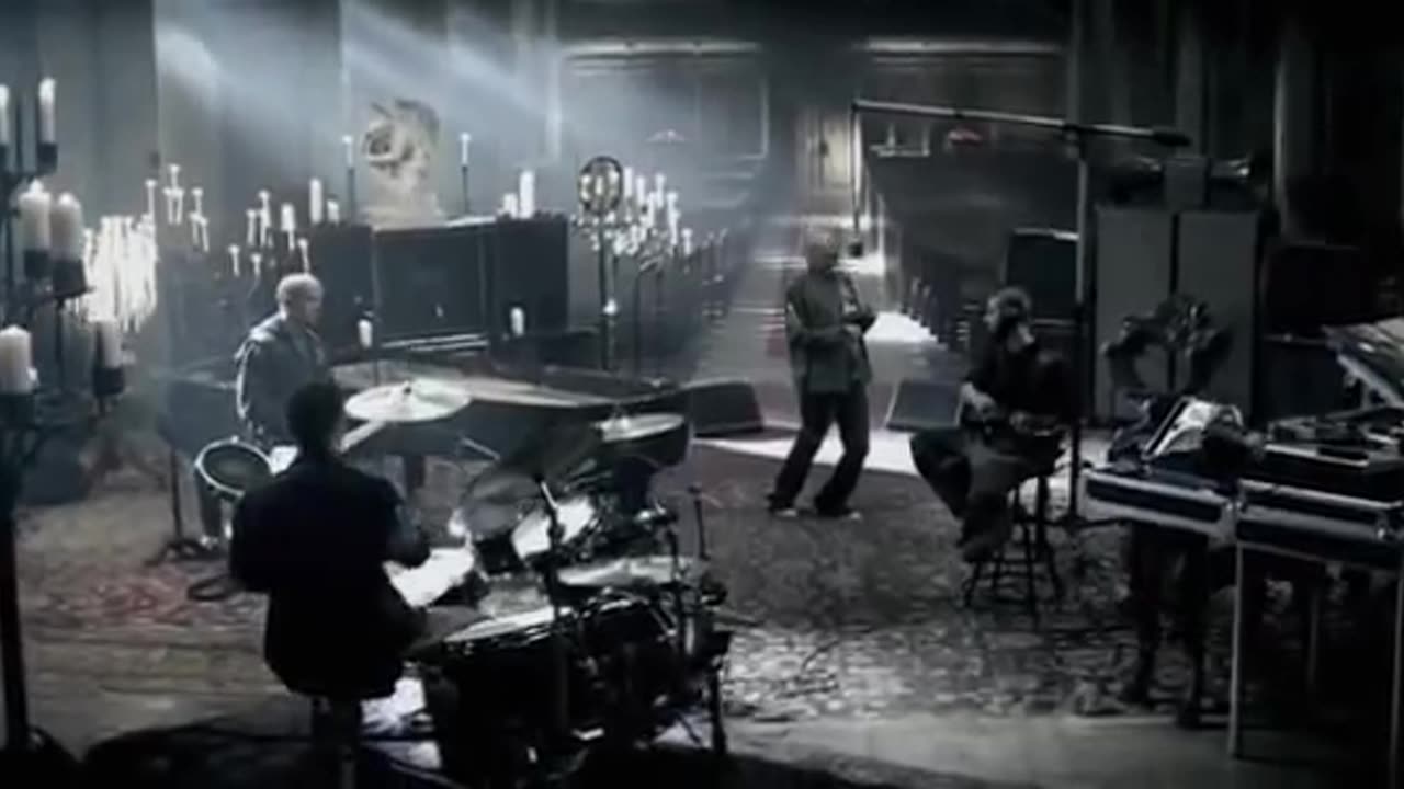 Numb (Official Video) - Linkin Park