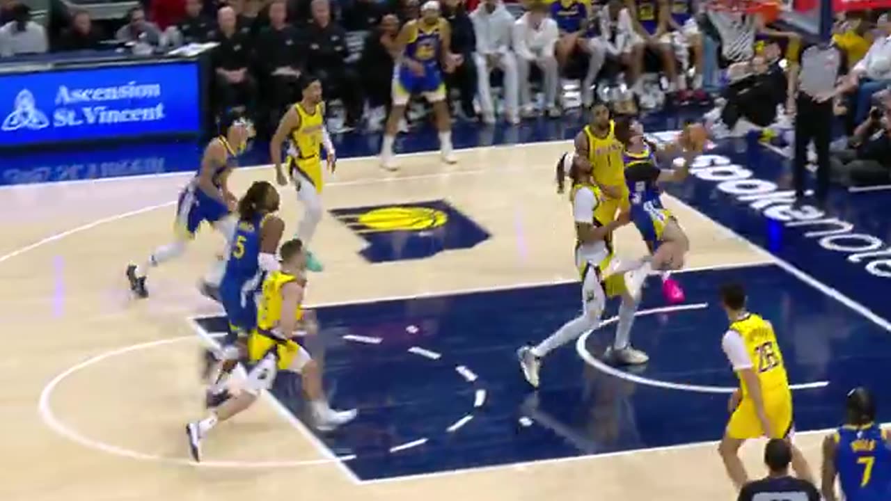 Golden State Warriors - Pat Spencer weaving through traffic