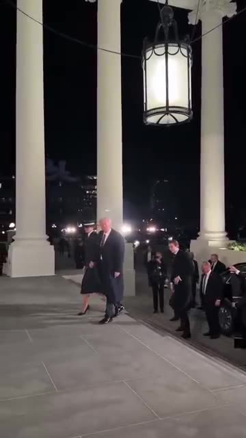 President Donald Trump Arrived Back at the White House 😍🤗