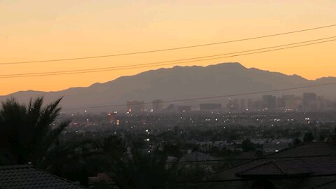 Did you see tonight's hazy Las Vegas sunset? Check this out! 01.10.2025 #follow #lasvegas #ces