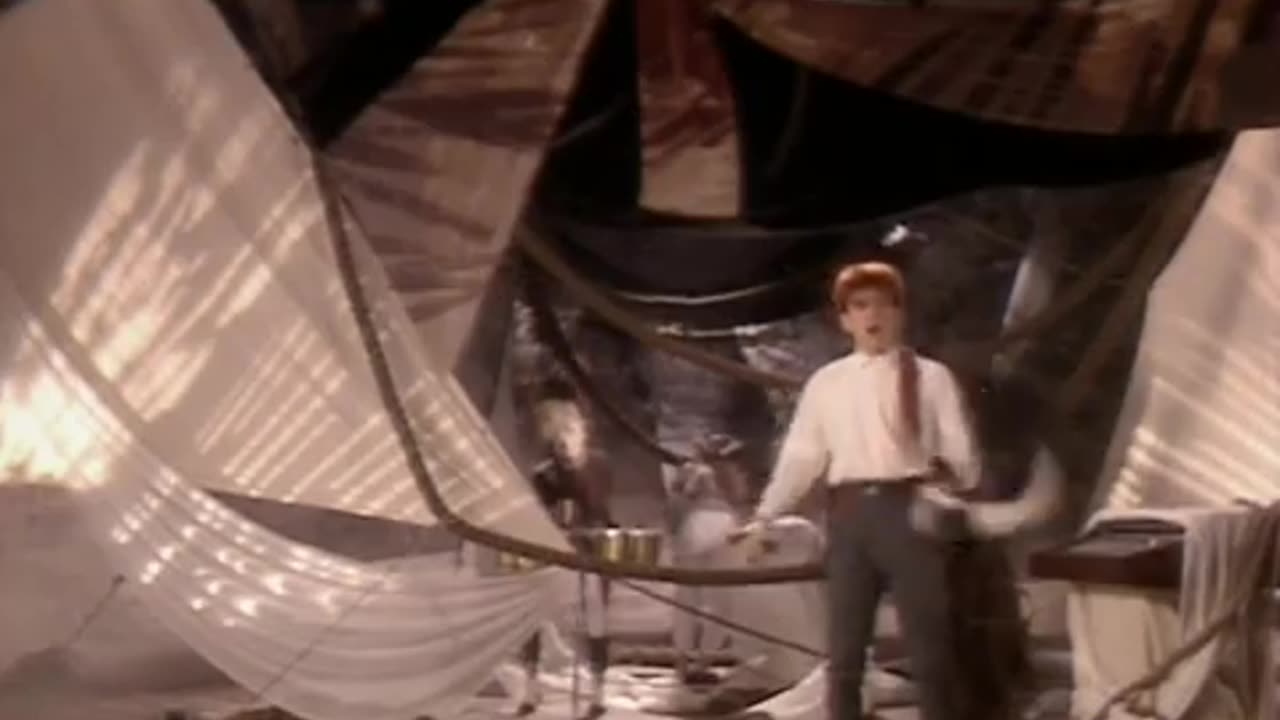 Thompson Twins - Love on Your Side (1983)