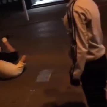 White kid beat in the head with bottle from muslim