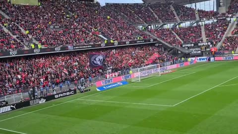 Stade Rennes vs Olympique Lyon fantastic atmosphere