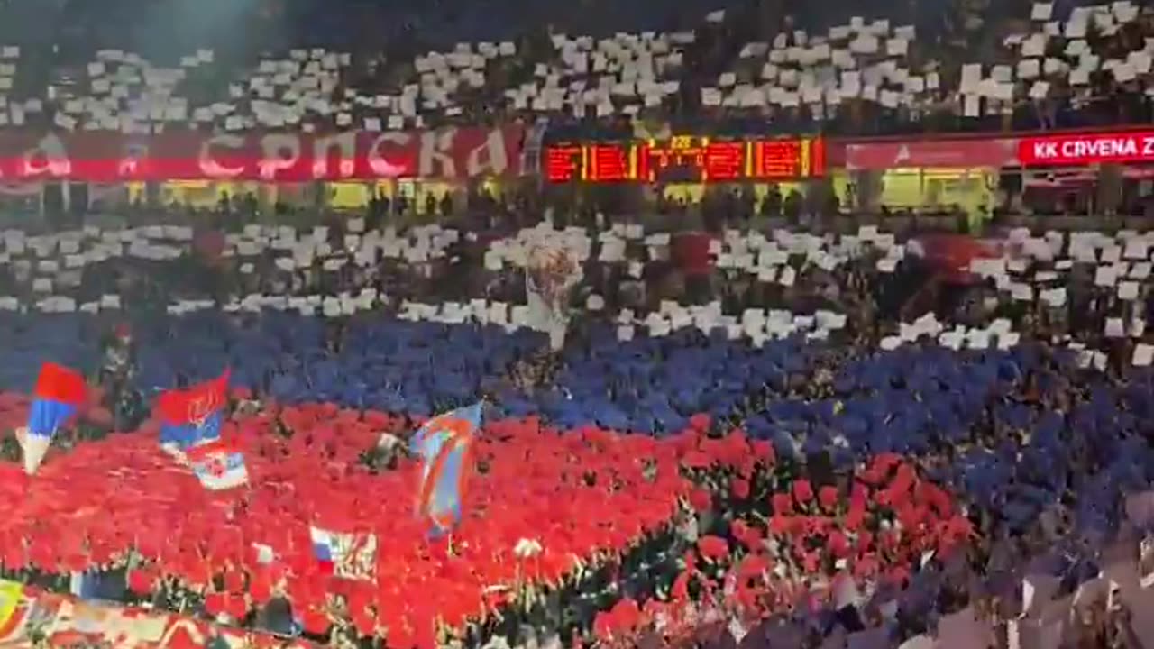 🇷🇺 "Katyusha", "Do You Know" e il tricolore russo: l'atmosfera alla partita di basket