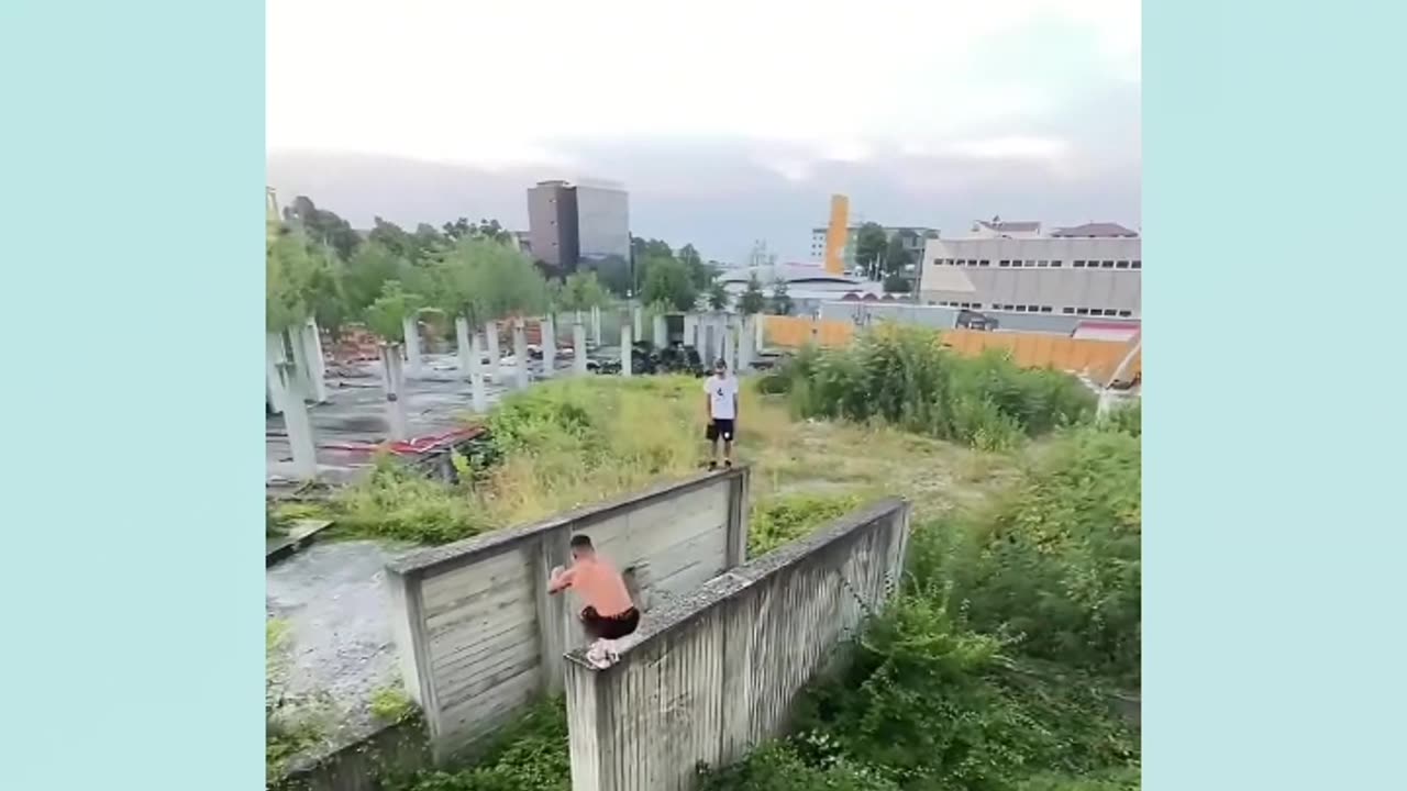Juggling maniacs do parkour without limits - Total Emotion - 09