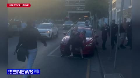 Brutal brawl in Adelaide captured on film _ 9 News Australia 720 (1).mp4