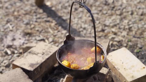 In the mountains, the fermented black bean hotpot is really delicious!