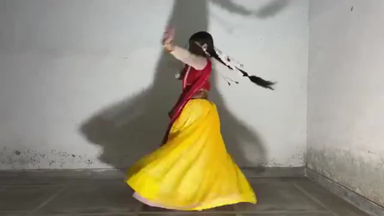 Khichuri Kichhuri Dance