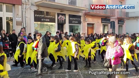 Torna il carnevale andriese, foto e video da Piazza Catuma