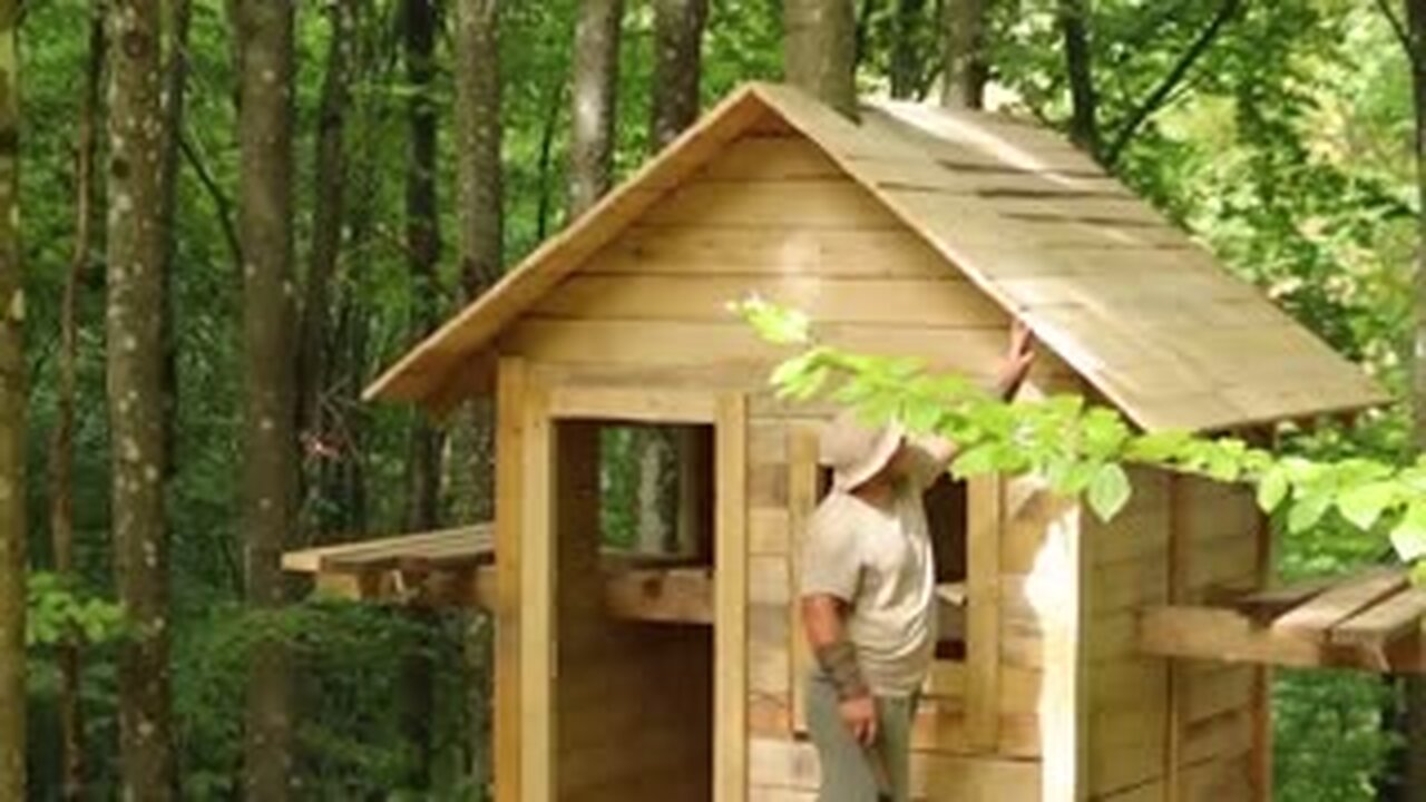 🌲🏡 Man Built an Incredible Treehouse in Just 30 Days! 🛠️✨ Episode 2