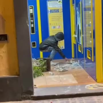 This is Italy. Doctor or engineer?