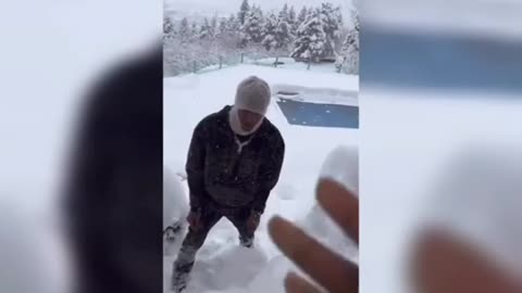 NBA YoungBoy Offers His Homie $10,000 To Jump In A Pool While In The Snow (Video Reaction) 🥶