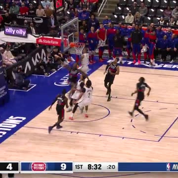 NBA - Jalen Duren SWALLOWS it out of the air... scores it on the other end 💪💪