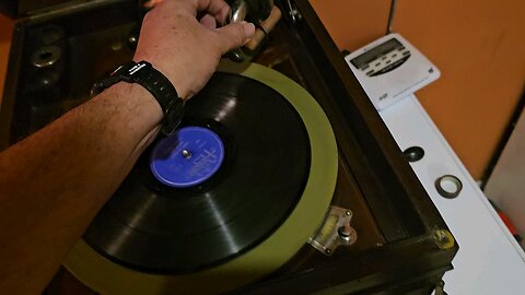 1914 Victor Phonograph