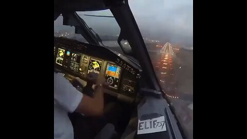 And this is how you know its the computer flying the plane