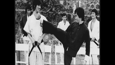 Cross kick Studio Films Bruce Lee Enter the Dragon