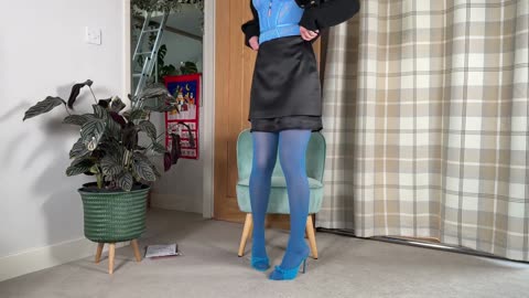 Falke Matt Deluxe 30 _ Blue Pantyhose Try On & Review