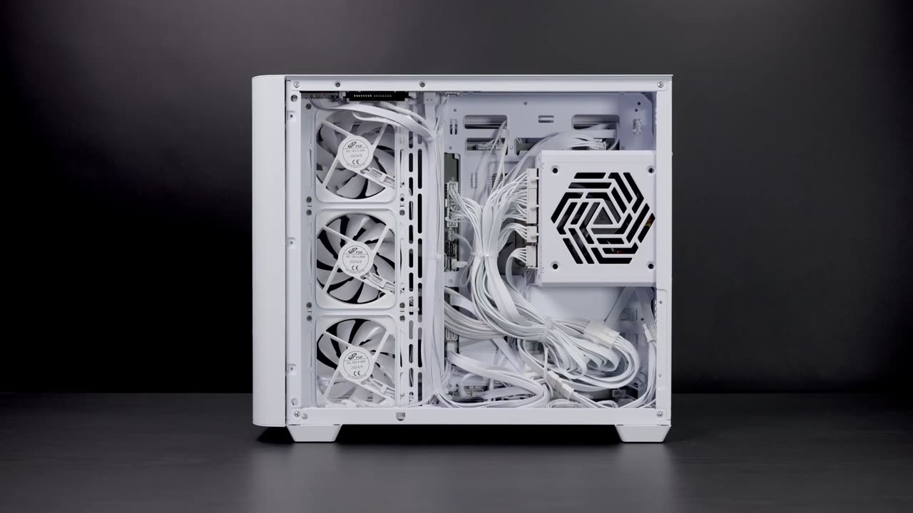 All White Gaming PC Build,Let's take a look at what configurations this computer includes