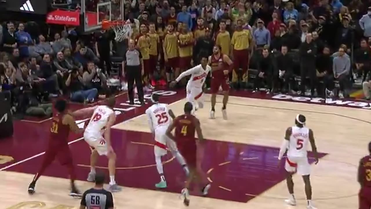 NBA - DARIUS GARLAND. CLUTCH. 👌🥶 12 in a row for the 33-4 @cavs ‼️