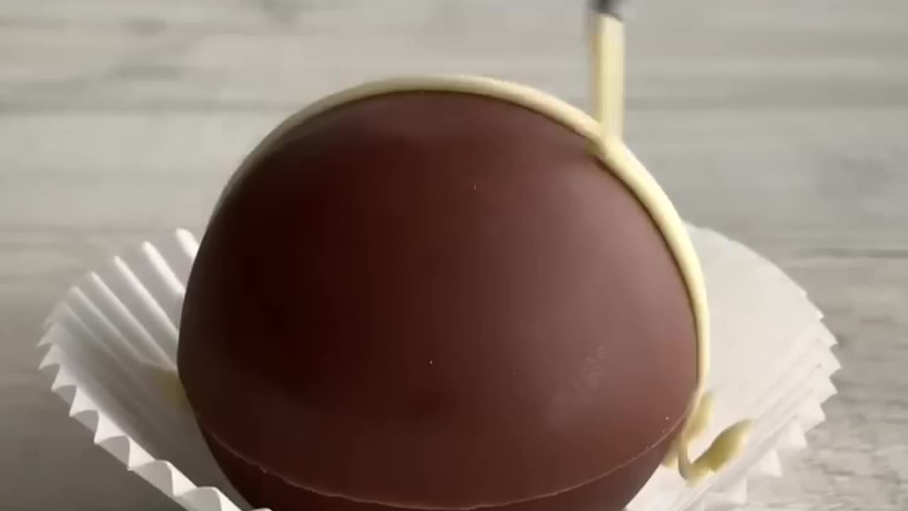 How to make hot chocolate bombs! Tutorial