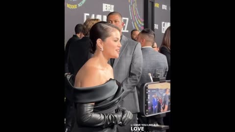 Red Carpet Selena & Her Beautiful Opera Length Gloes