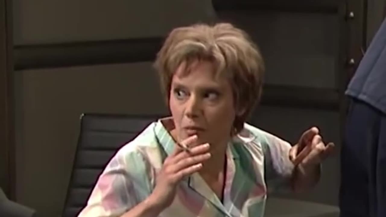 Kate McKinnon breaking people on SNL for 5 Minutes straight