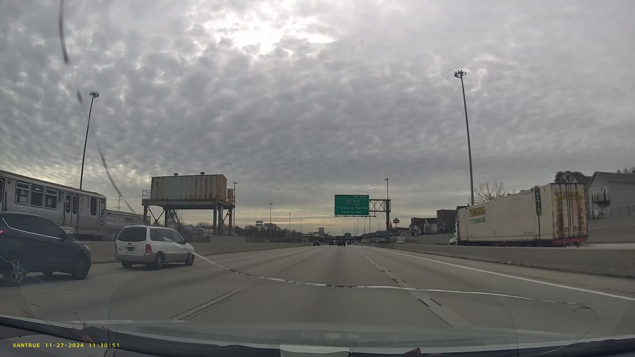 Aggressive Tailgater Slams Into Interstate Divider