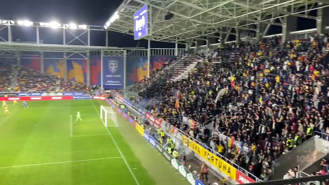 Romania vs Bosnia. Romanian fans singing _Serbia Serbia_ UEFA Nations League