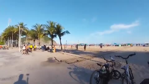 LIVING IN RIO - A DAY TIME WALK ON THE BEACHSIDE PROMENADE OF THE CHARMING NEIGHBORHOOD OF LEME