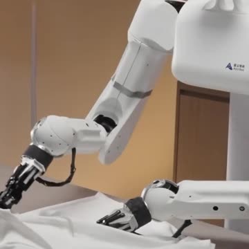 The robot for everyday tasks of dreams