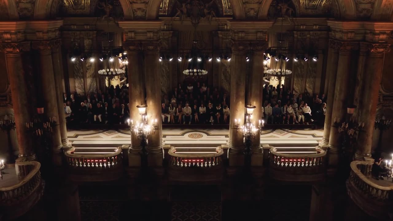 "CHANEL Fall-Winter 2024/25 Haute Couture Show | Iconic Elegance Unveiled"