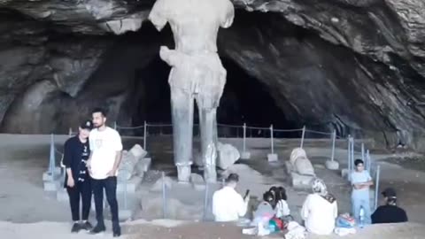 SHAPUR CAVE IN THE ZAGROS MOUNTAINS IN SOUTHERN IRAN 6 KM FROM THE ANCIENT CITY OF BISHAPUR