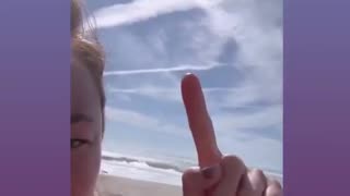 Nicole Shanahan posts a video sharing the massive Chemtrails above her head