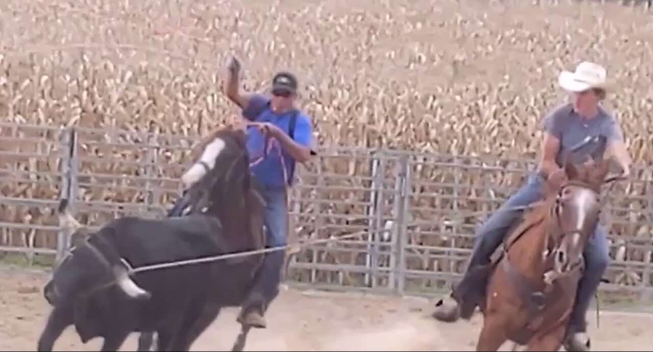 Novice Team Roping catches - Joel Griffes 2 Oct 2021