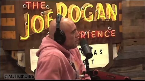 Tucker and Rogan go over another prediction called by Alex Jones 7 years ago.