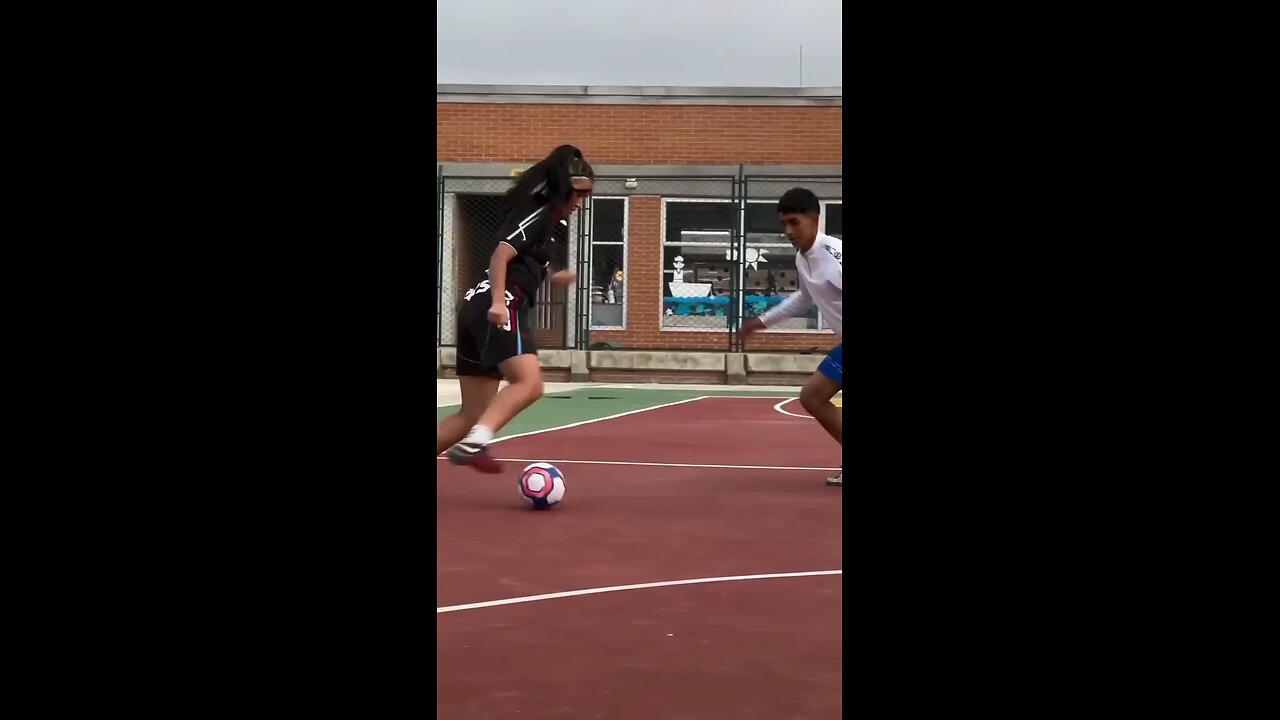 Trap 🪤🥶 Skill Tutorial #football #skills #panna #soccerskills