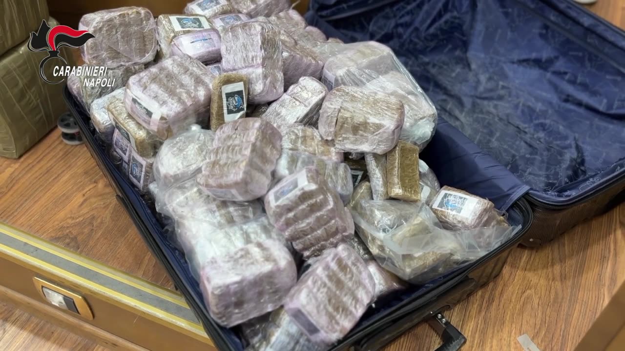 Napoli - 750 Kg di droga e munizioni: arrestati 4 spacciatori (20.02.24)